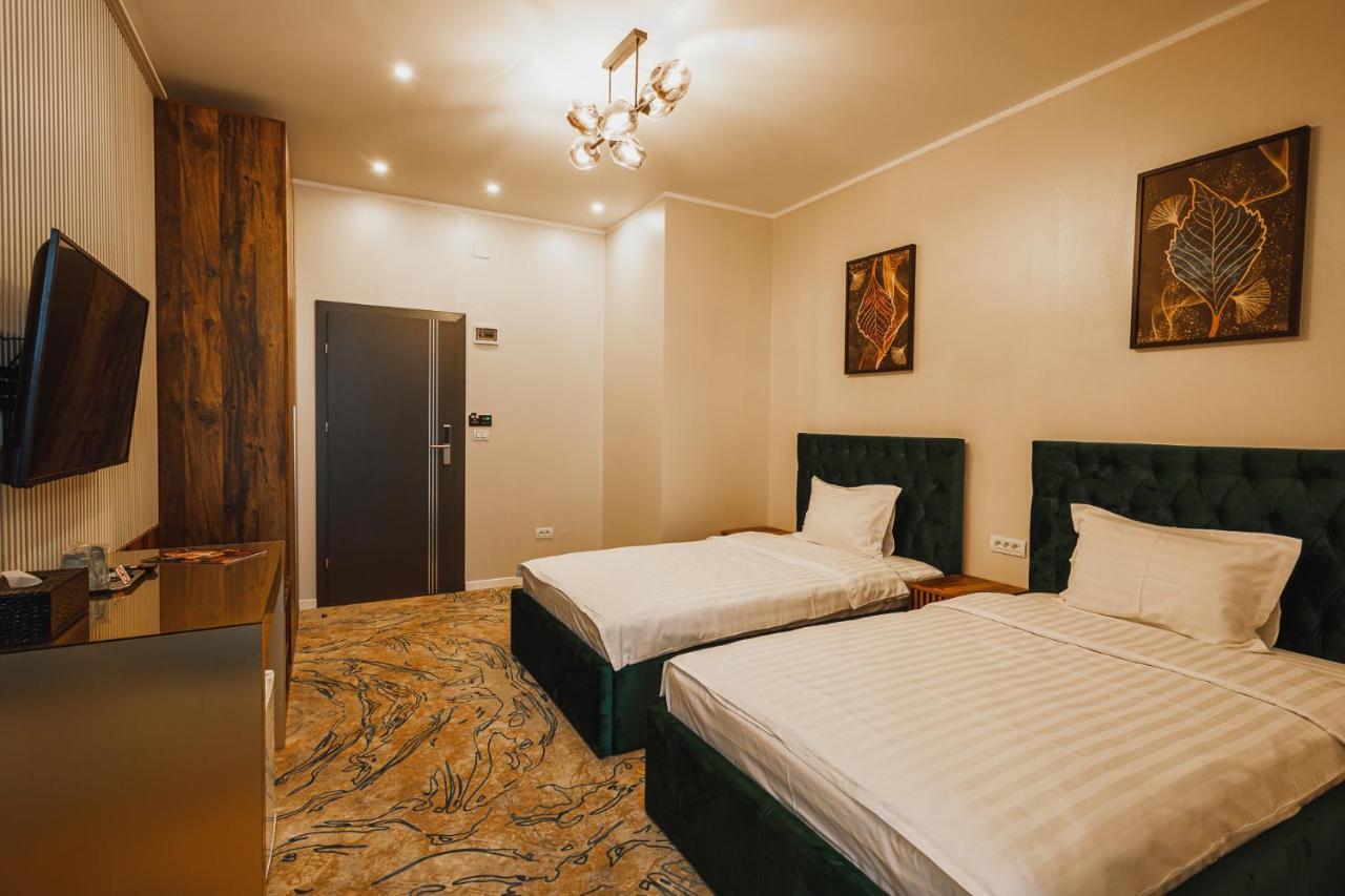 Motel Andra Tecuci Exterior foto